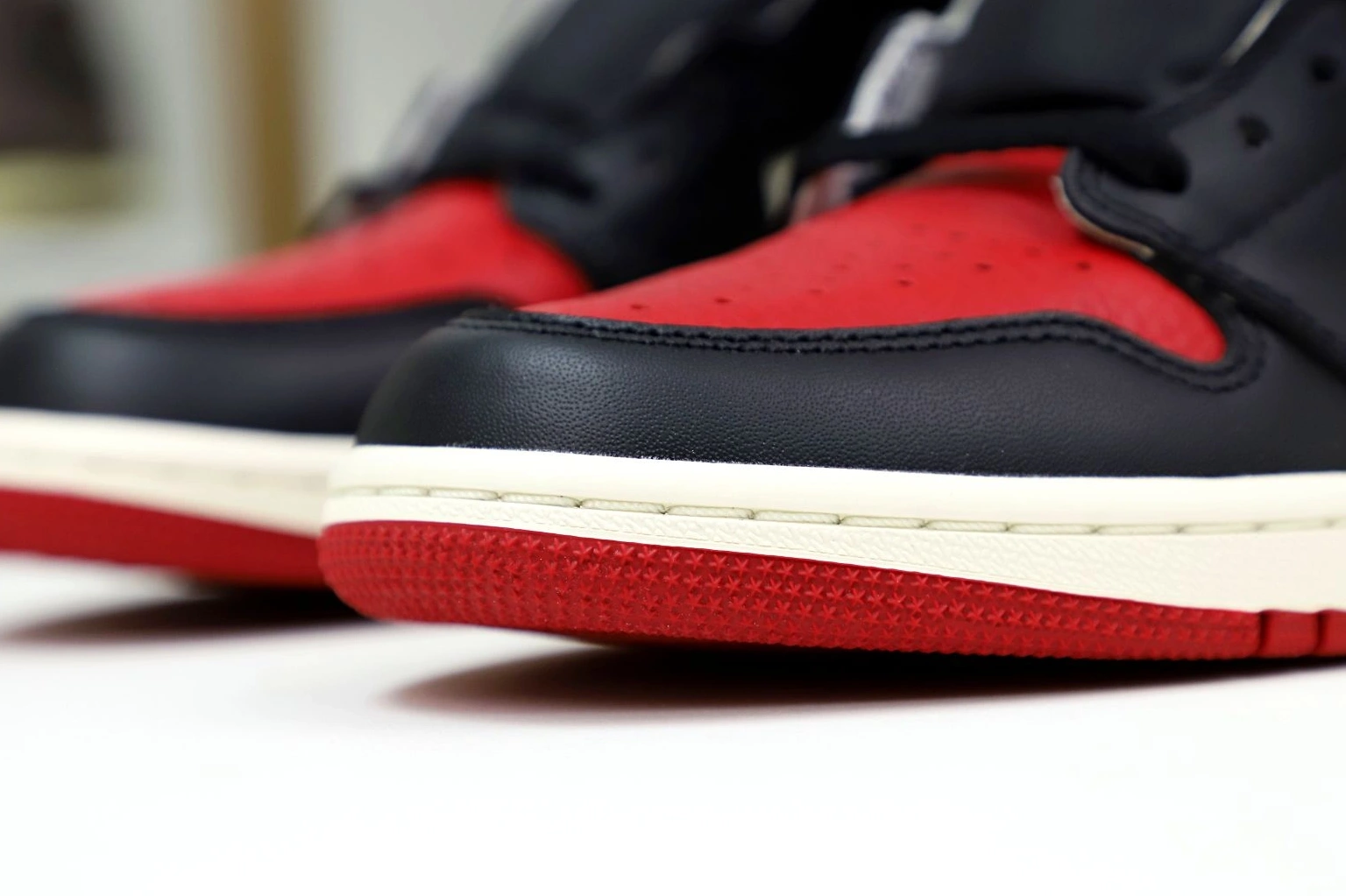 'BRED RETRO AIR HIGH JORDAN TOE' OG 1 0816